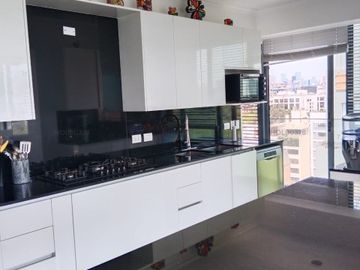 VENTA DE DEPARTAMENTO CON ESPECTACULAR VISTA AL GOLF, SAN ISIDRO