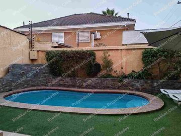 VENDO HERMOSA Y AMPLIA CASA de 3 pisos CONDOMINIO SUR LOMAS DE MIRASUR SAN BERNARDO