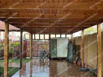 VENDO HERMOSA Y AMPLIA CASA de 3 pisos CONDOMINIO SUR LOMAS DE MIRASUR SAN BERNARDO
