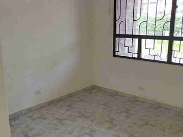 Vendo estupenda casa de  cuatro pisos con cuatro Aptos. independientes