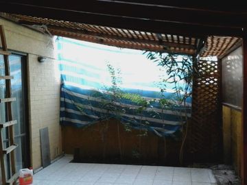 Casa 2 pisos 3 dorm.2 baños. El Abrazo, Maipú