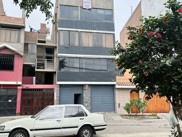 🔹 ¡Oportunidad Única! Edificio Frente a Parque – 4 Dptos + Azotea con Tendal