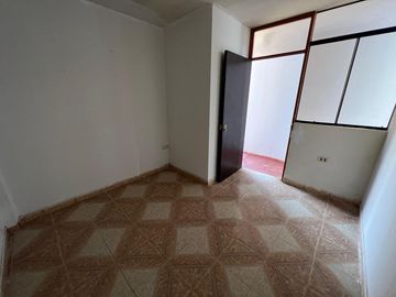 VENDO CASA DE 3 DPTOS. + AZOTEA URB. LAS MALVAS CALLAO