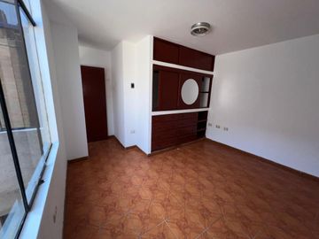 VENDO CASA DE 3 DPTOS. + AZOTEA URB. LAS MALVAS CALLAO
