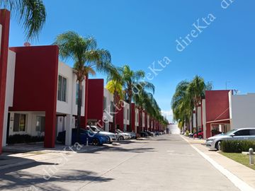 Oportunidad única: Casa con seguridad cerca de Constituyentes QRO. Cond. CASA MAGNA