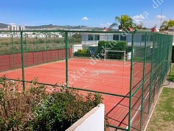 Oportunidad única: Casa con seguridad cerca de Constituyentes QRO. Cond. CASA MAGNA