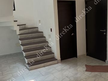 Oportunidad única: Casa con seguridad cerca de Constituyentes QRO. Cond. CASA MAGNA