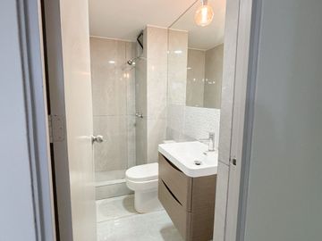 📍 ¡𝗩𝗶𝘃𝗲 𝗲𝗻 𝗲𝗹 𝗰𝗼𝗿𝗮𝘇𝗼́𝗻 𝗱𝗲 𝗦𝘂𝗿𝗰𝗼! 𝗗𝗲𝗽𝗮𝗿𝘁𝗮𝗺𝗲𝗻𝘁𝗼 𝗮𝗺𝗽𝗹𝗶𝗼 𝘆 𝗯𝗶𝗲𝗻 𝘂𝗯𝗶𝗰𝗮𝗱𝗼 𝗲𝗻 𝗟𝗼𝘀 𝗥𝗼𝘀𝗮𝗹𝗲𝘀 –