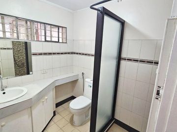 3BR with Maids and Parking in Malate near Ermita, Binondo, Makati