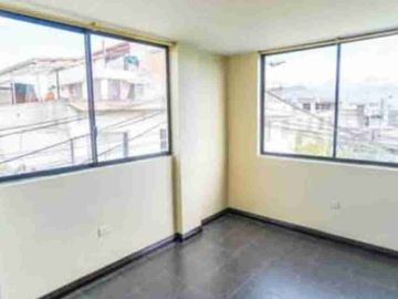 Casa Rentera de VENTA, Unica oportunidad a 1 cuadra de la Av. Mariscal Sucre