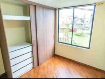Casa Rentera de VENTA, Unica oportunidad a 1 cuadra de la Av. Mariscal Sucre