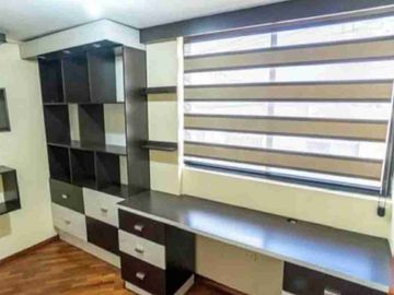 Casa Rentera de VENTA, Unica oportunidad a 1 cuadra de la Av. Mariscal Sucre