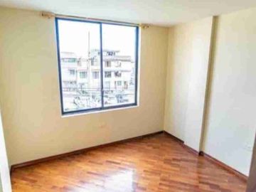 Casa Rentera de VENTA, Unica oportunidad a 1 cuadra de la Av. Mariscal Sucre