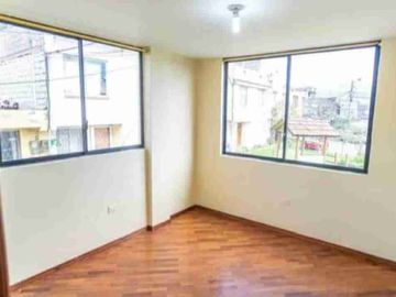 Casa Rentera de VENTA, Unica oportunidad a 1 cuadra de la Av. Mariscal Sucre