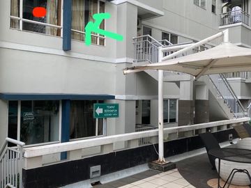 Jual Cepat Lantai 2 Semi Furnished View Kolam Renang