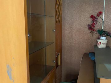 Jual Cepat Lantai 2 Semi Furnished View Kolam Renang