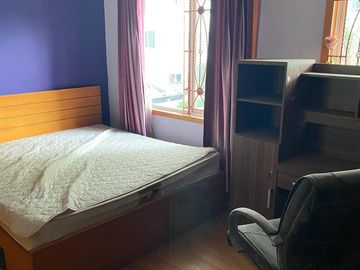 Jual Cepat Lantai 2 Semi Furnished View Kolam Renang
