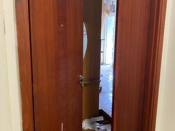 Jual Cepat Lantai 2 Semi Furnished View Kolam Renang
