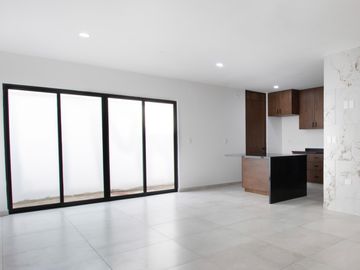 Casa en venta. Fracc. Real Campestre, Zona Country, Villahermosa.