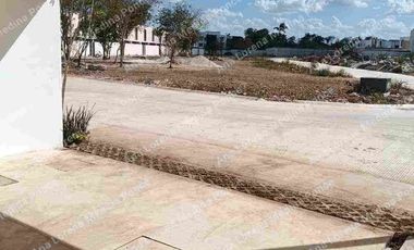 Villa en Venta en Cholul en Privada Amueblada