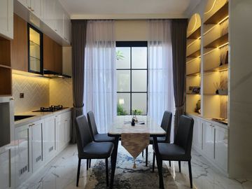 Townhouse Cantik American Classic Area Cirendeu Tangerang Selatan