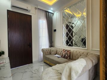 Townhouse Cantik American Classic Area Cirendeu Tangerang Selatan