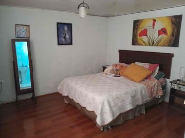 Se vende Parcela con casa en Linares