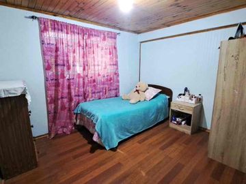 Se vende Parcela con casa en Linares