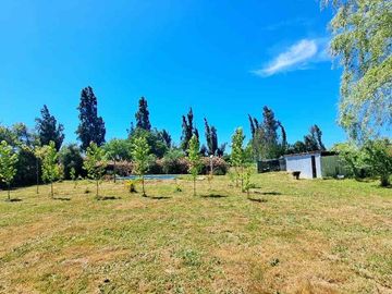 Se vende Parcela con casa en Linares