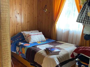 Se vende terreno con casa en Carretones