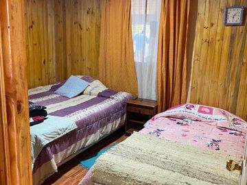 Se vende terreno con casa en Carretones