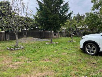 Se vende terreno con casa en Carretones