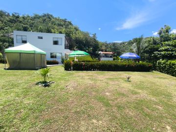 VENTA DE FINCA VACACIONAL EN EL GAITERO – SOPETRÁN, ANTIOQUIA