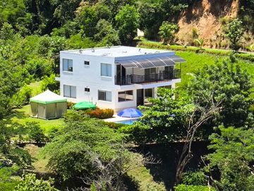 VENTA DE FINCA VACACIONAL EN EL GAITERO – SOPETRÁN, ANTIOQUIA