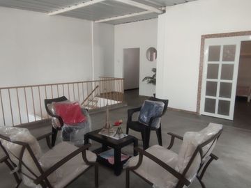 VENDO CASA DE DOS PISOS EN LA URB. EDUCADORES, PIURA