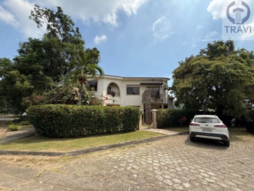 VENTA CASA EN URB. LAGO CAPEIRA -NORTE DE GUAYAQUIL