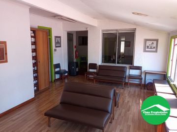 Céntrica Clínica, 2 niveles, 12 privados, 490 m2