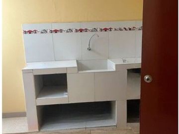 OFERTA VENDO CASA MAS DPTO 2.º piso, y 3.er piso  INDEP. URB INFANTAS COMAS !!!!,