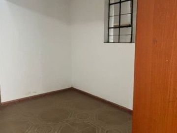OFERTA VENDO CASA MAS DPTO 2.º piso, y 3.er piso  INDEP. URB INFANTAS COMAS !!!!,
