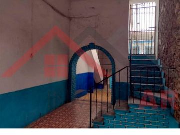 EN VENTA CASA EXCELENTE UBICACIÓN EN CÓRDOBA CENTRO