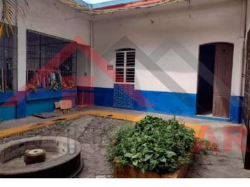 EN VENTA CASA EXCELENTE UBICACIÓN EN CÓRDOBA CENTRO