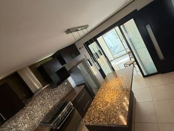 CASA EN VENTA PARQUE LIMA, LOMAS DE ANGELÓPOLIS