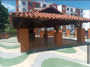VENDO APARTAMENTO EN LA HACIENDA
