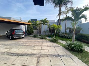 Venta de hermosa casa en La Planicie