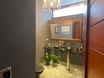 Venta de hermosa casa en La Planicie