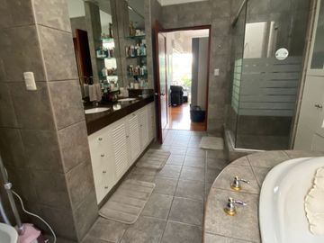 Venta de hermosa casa en La Planicie
