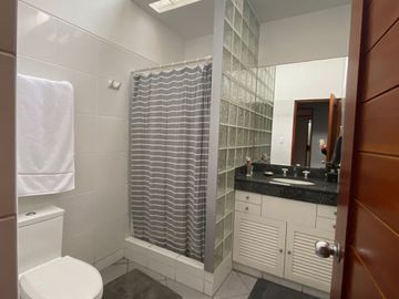 Venta de hermosa casa en La Planicie