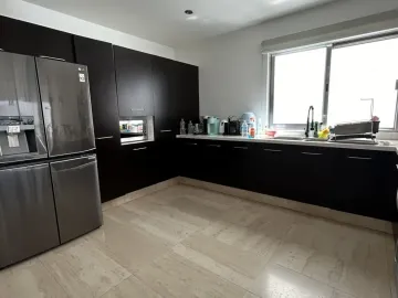 Casa con alberca en venta en Villas del Mesón Jurquilla Fraccionamiento Villas del Mesón