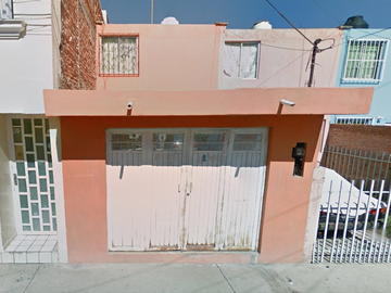 CASA EN VENTA EN EXCELENTE UBICACIÓN !!!