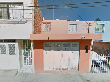 CASA EN VENTA EN EXCELENTE UBICACIÓN !!!